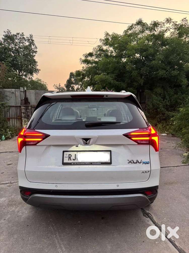 Mahindra Xuv700 2023 Diesel Well Maintained