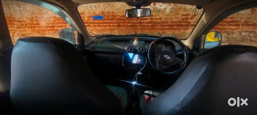 Hyundai Santro (white)