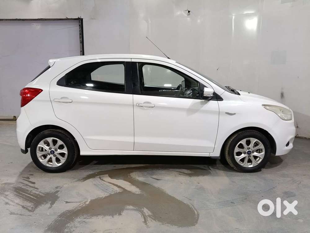 Ford Figo Titanium, 2016, Petrol