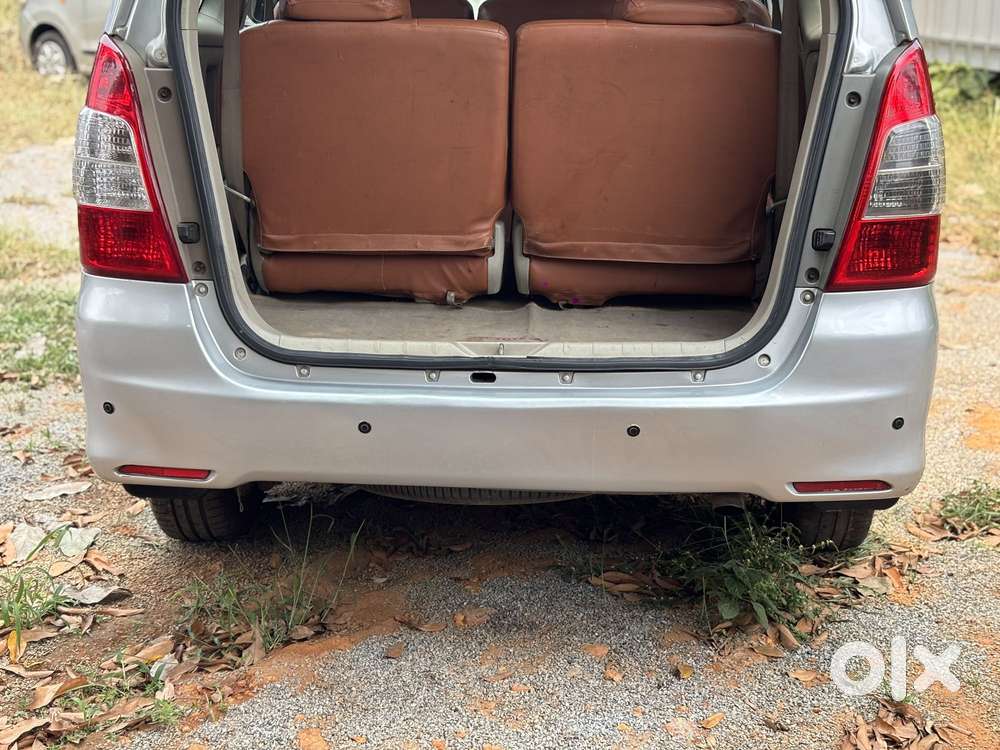 Toyota Innova 2004-2011 2.5 V Diesel 8-seater, 2014, Diesel