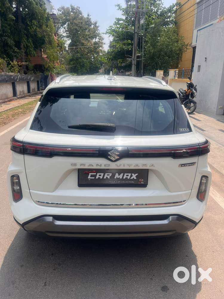 Maruti Suzuki Grand Vitara 1.5 Alpha Plus Intelligent Hybrid Ecvt, 2..