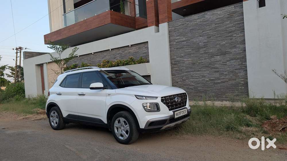 Hyundai Venue S (o) 1.2 Petrol Knight Edition, 2021, Cng & Hybrids
