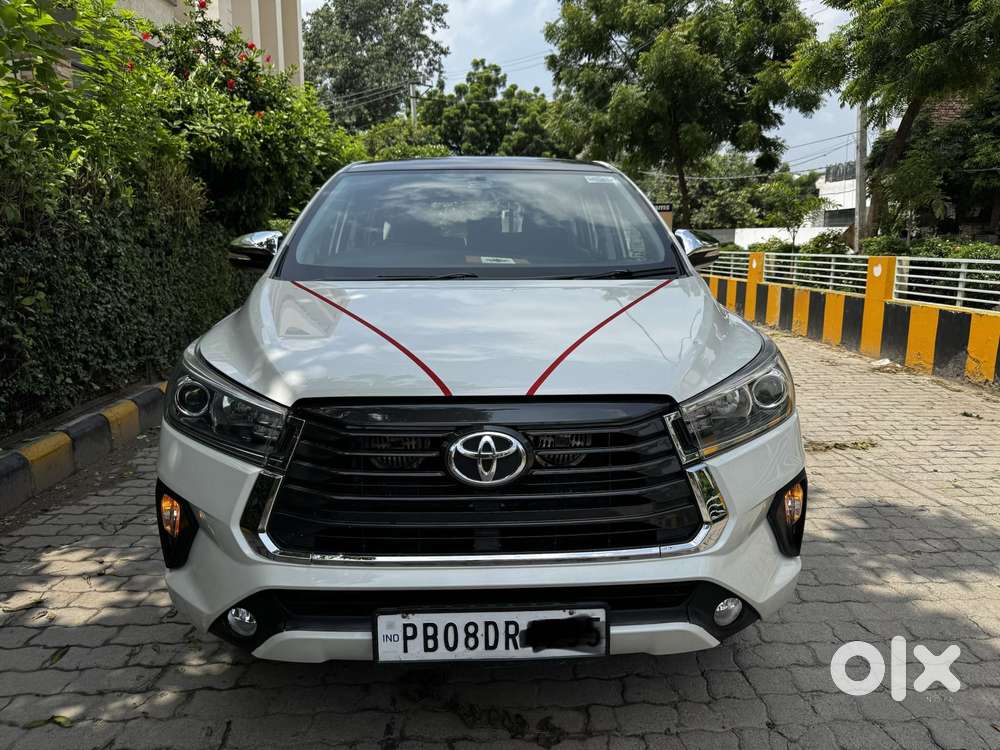 Toyota Innova Crysta 2.4 V 8 Str, 2017, Diesel