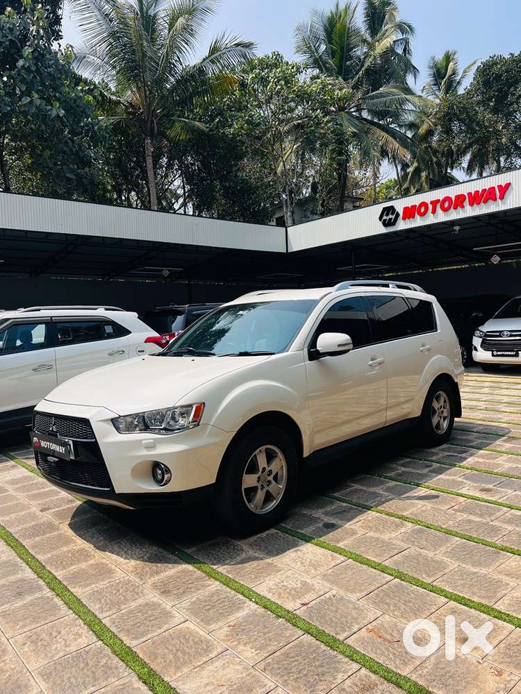Mitsubishi Outlander 2010 Petrol Well Maintained
