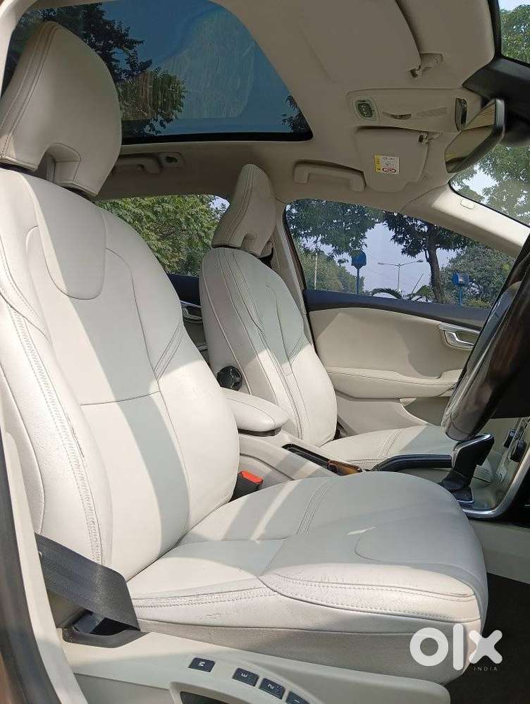 Volvo V40 Cross Country D3 Inscription, 2015, Diesel