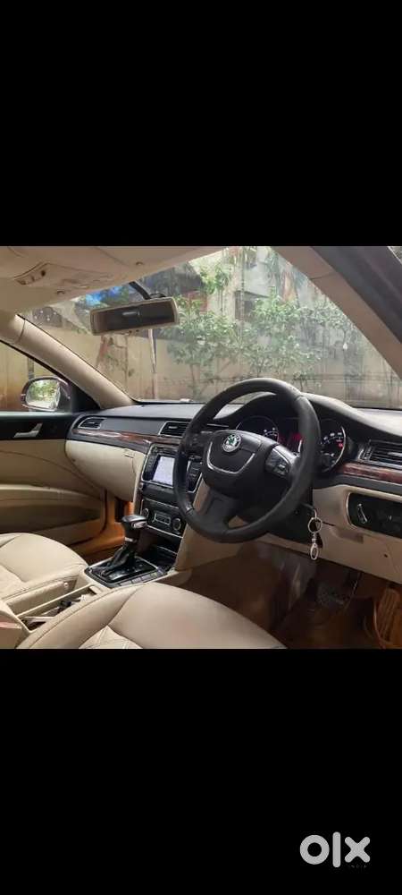 Skoda Superb Automatic 2012 Petrol 82000 Km Driven