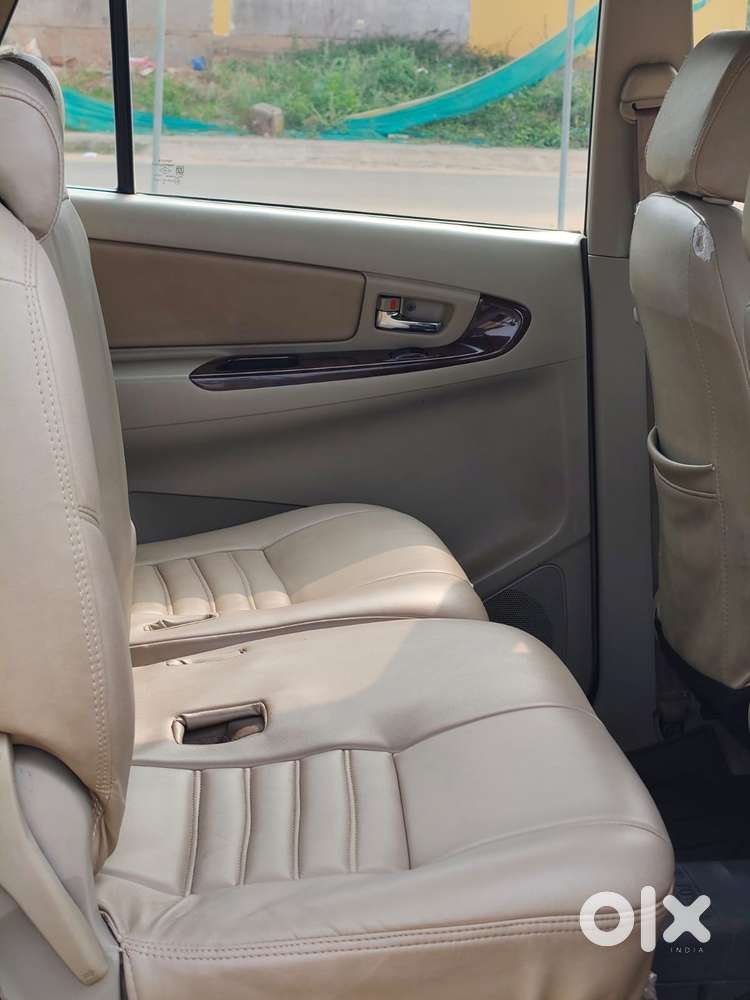 Toyota Innova 2.5 Vx 8 Str Bs-iii, 2013, Diesel