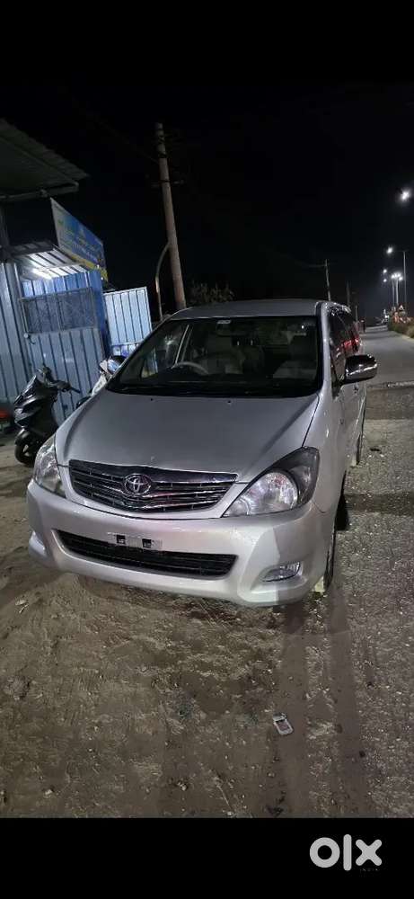 Toyota Innova Diesel 7 2011 With Manual Transmission