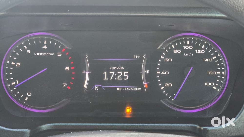 Mahindra Marazzo M6, 2020, Diesel