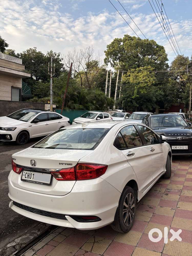 Honda City 1.5 V 5th Gen I-vtec Mt, 2022, Petrol