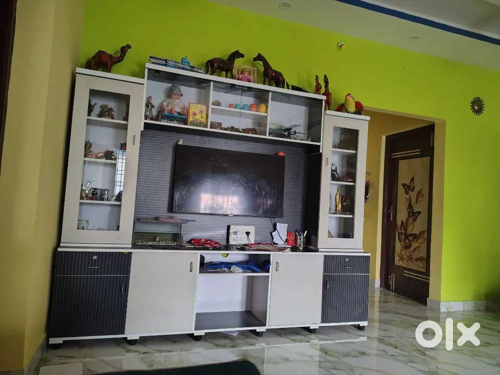 TV unit with showcase