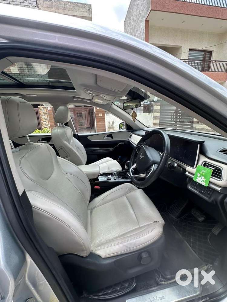 Xuv Ax7 Awd 2022 Diesel Automatic 56000 Km Excellent Condition