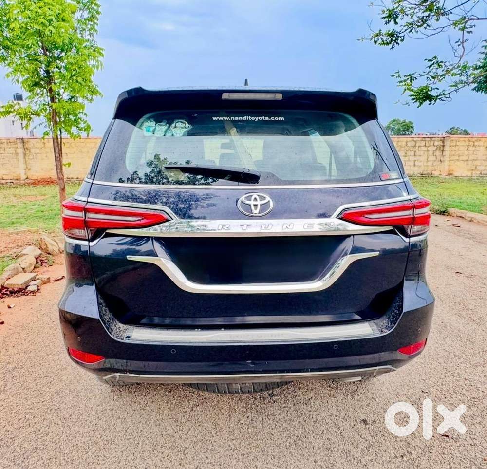 2022 Toyota Fortuner 4x2 At Diesel, 31000km, Sparkling Black Color