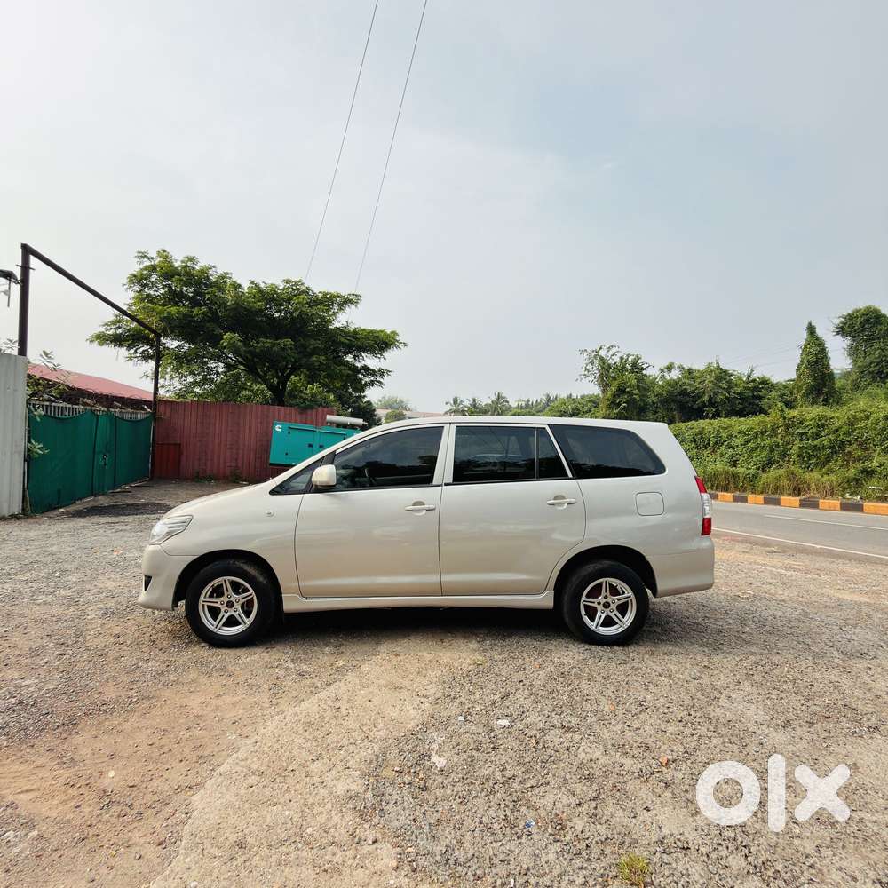Toyota Innova 2.5 G (diesel) 8 Seater, 2012, Diesel