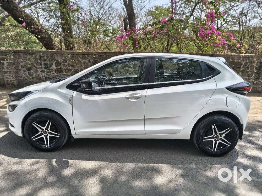 Tata Altroz 1.2 Xm, 2024, Petrol