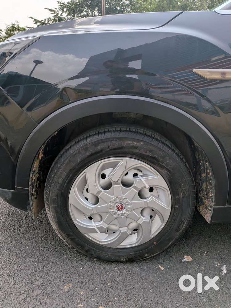 Mahindra Xuv300 W8, 2023, Petrol