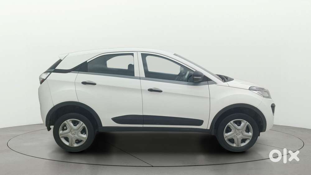 Tata Nexon 1.2 Revotron Xe, 2018, Petrol