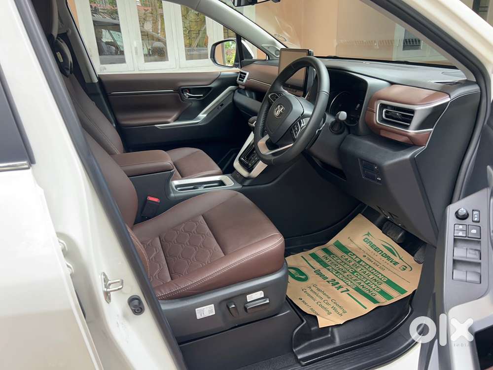 Toyota Innova Hycross 2024 Well Maintained