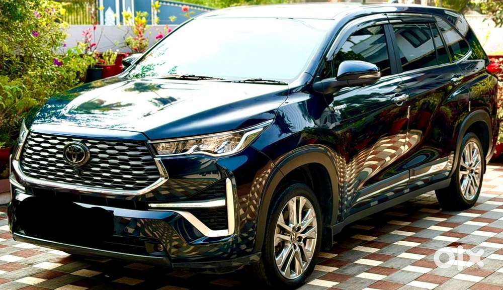 Toyota Innova Hycross 2.0 Zx (o) Hybrid 7 Str, 2023, Petrol