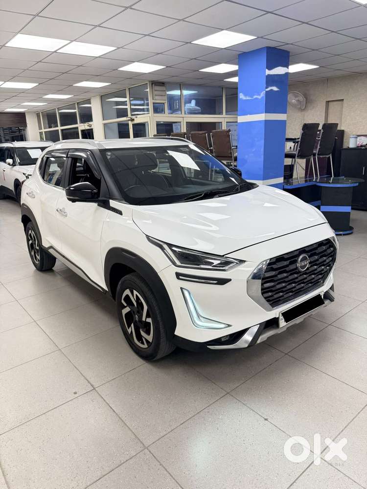 Nissan Magnite 1.0 Xv Premium, 2021, Petrol