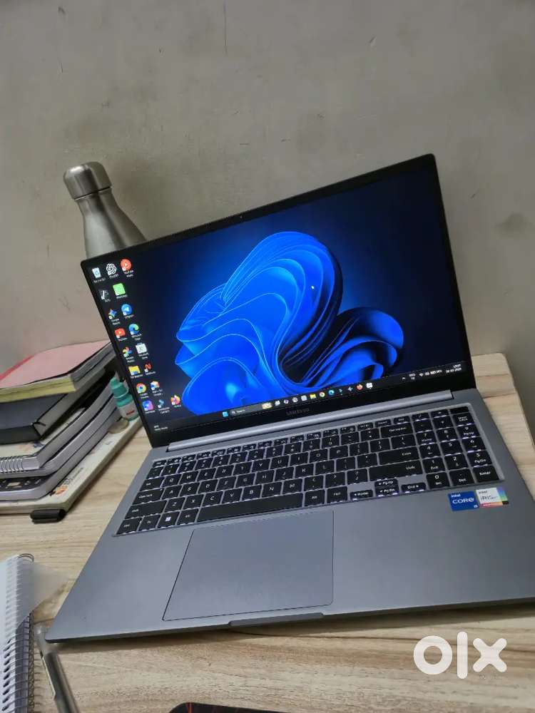 Samsung book 4 i5 13th gen 512 GB SSD