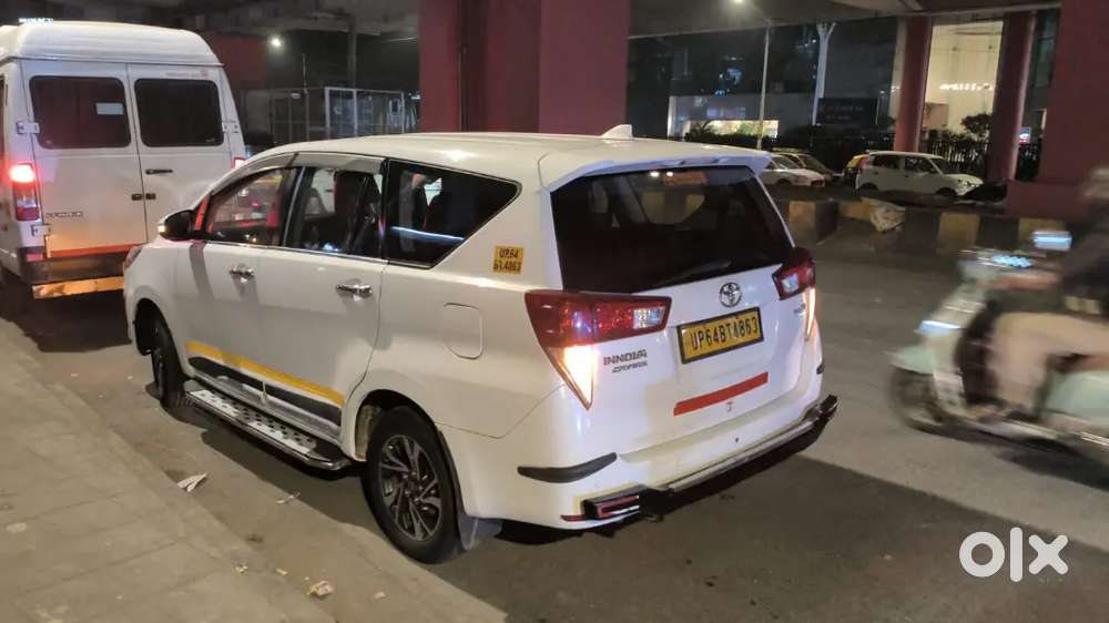 Innova Crysta 8 Sitar