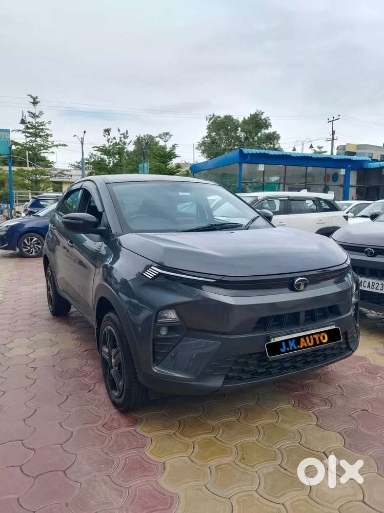 Tata Nexon Smart Plus1.2 Revotron Petrol 5 Mt, 2024, Petrol