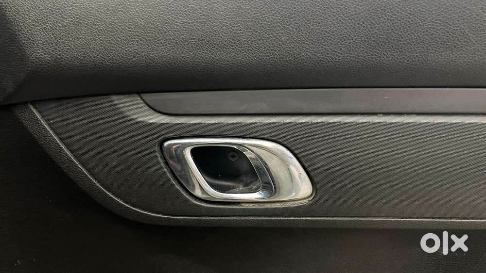 Renault Kwid 1.0 Rxt Amt Opt, 2018, Petrol