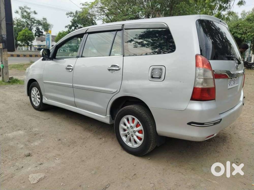 Toyota Innova 2.5 V 8 Str, 2012, Diesel