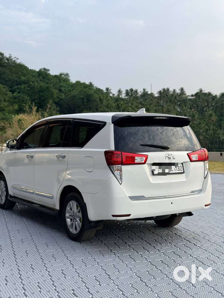 Toyota Innova Crysta 2018 D 147000 Km Wsr