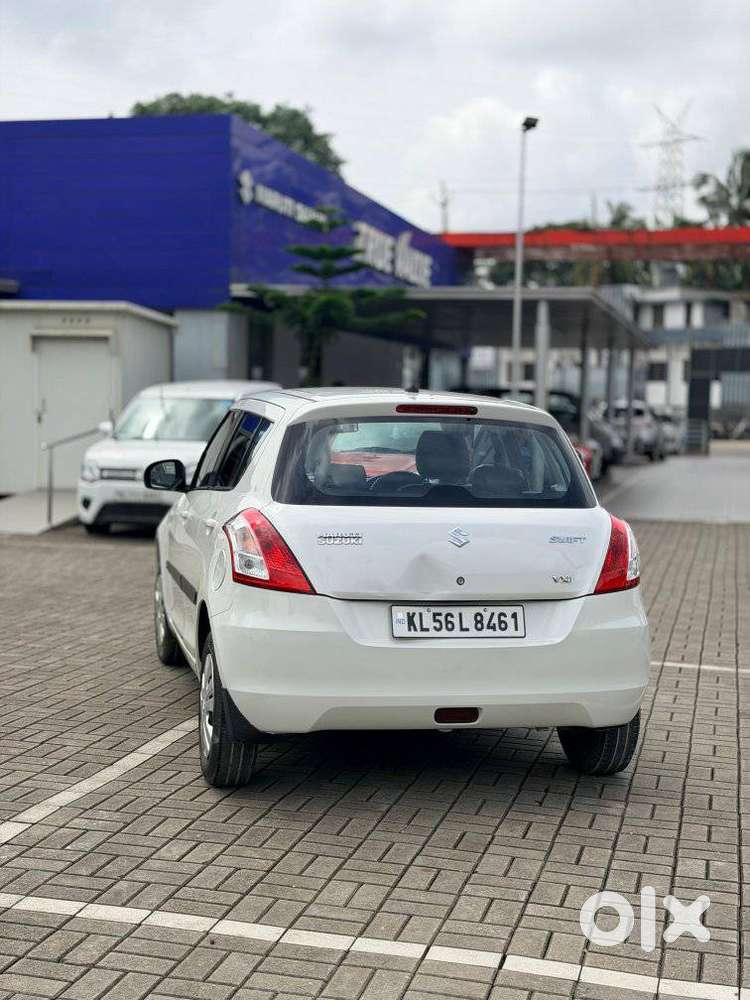 Maruti Suzuki Swift Vxi 1.2 Abs Bs-iv, 2015, Petrol