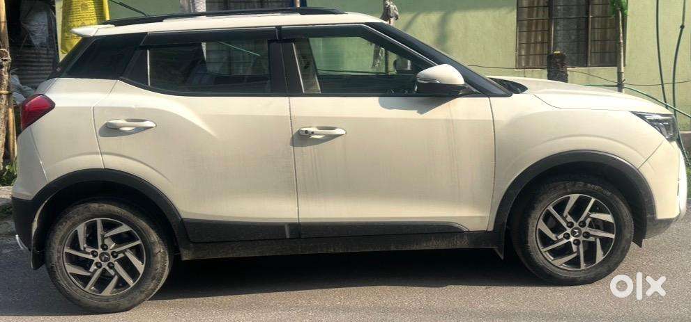 Mahindra Xuv300 2023 Petrol Well Maintained