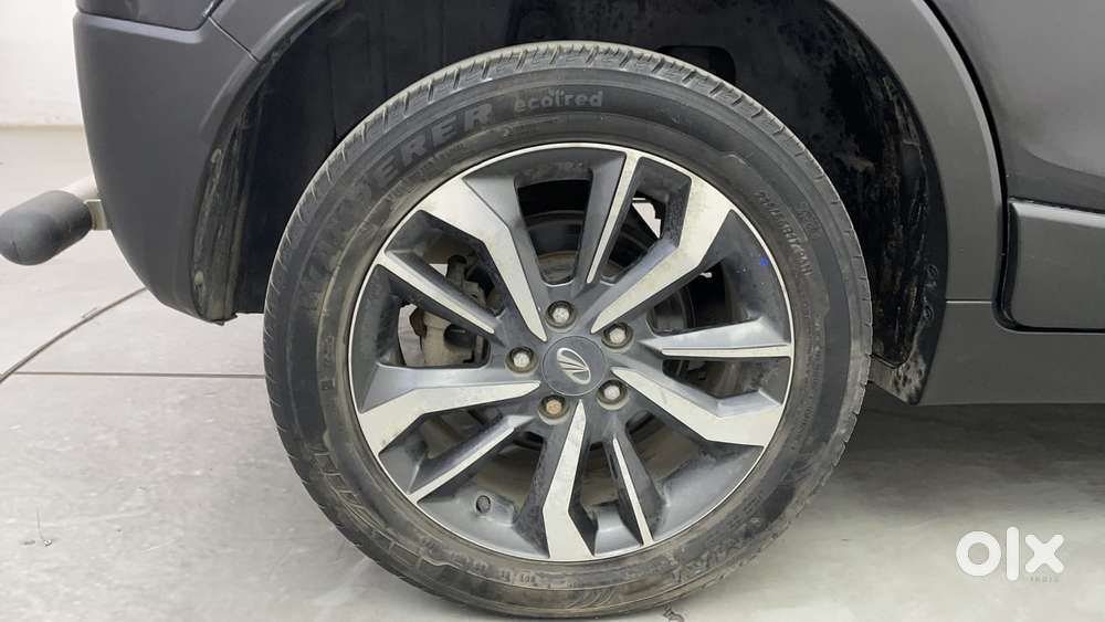 Mahindra Xuv300 W8 Option, 2021, Petrol