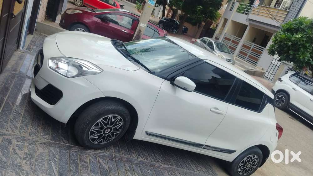 Maruti Suzuki Swift Vxi Optional, 2022, Petrol