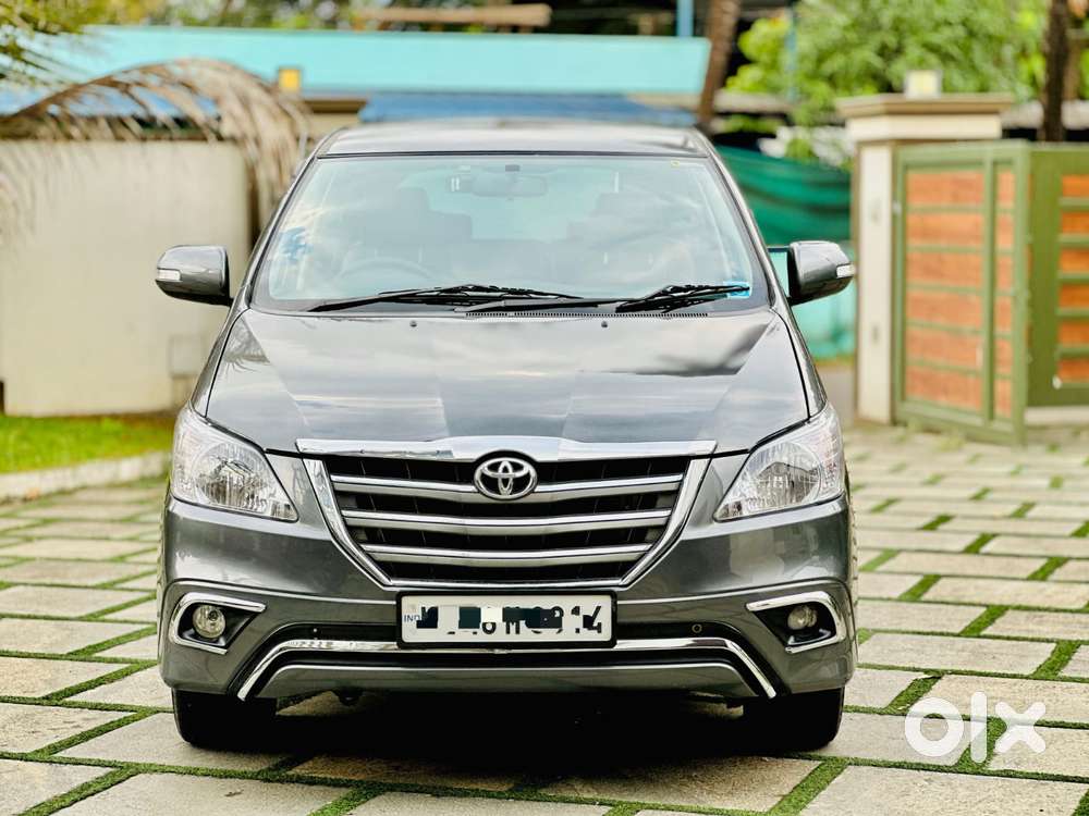 Toyota Innova 2.5 Vx 8 Seater Bs Iv, 2016, Diesel
