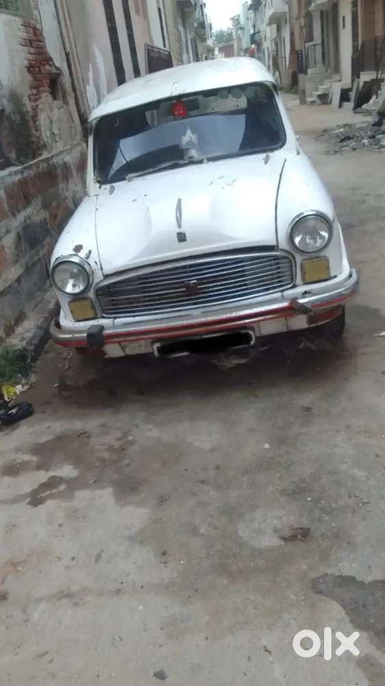 Ambassador Classic Nova 1968 Petrol