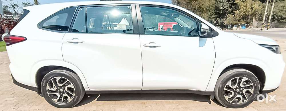 Maruti Suzuki Invicto Zeta Plus 8str, 2022, Petrol