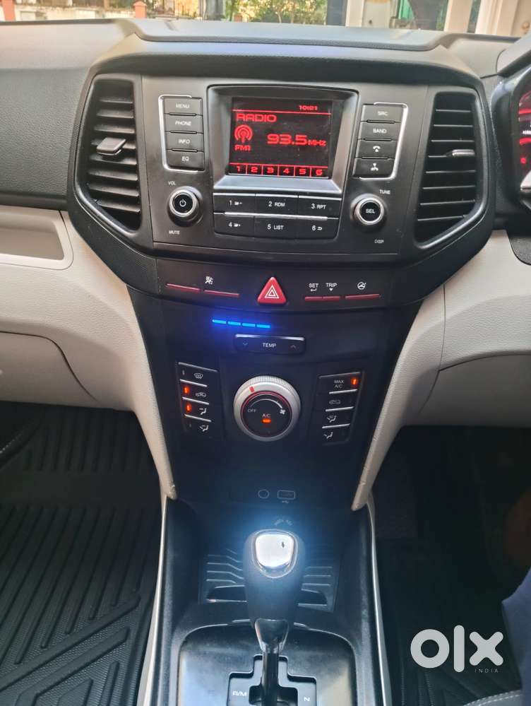 Mahindra Xuv300 W6 Amt Diesel, 2023, Diesel