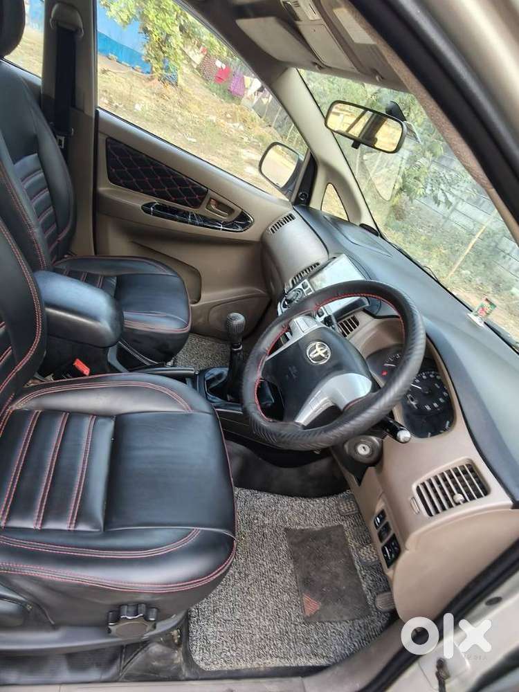 Toyota Innova 2.5 Gx (diesel) 8 Seater Bs Iv, 2015, Diesel