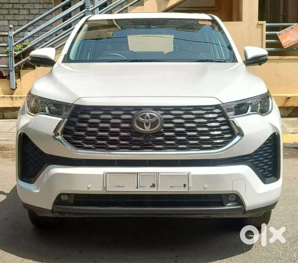 Innova Hycross Hybrid Zx 7star Petrol 1st Owner 36500km Runned