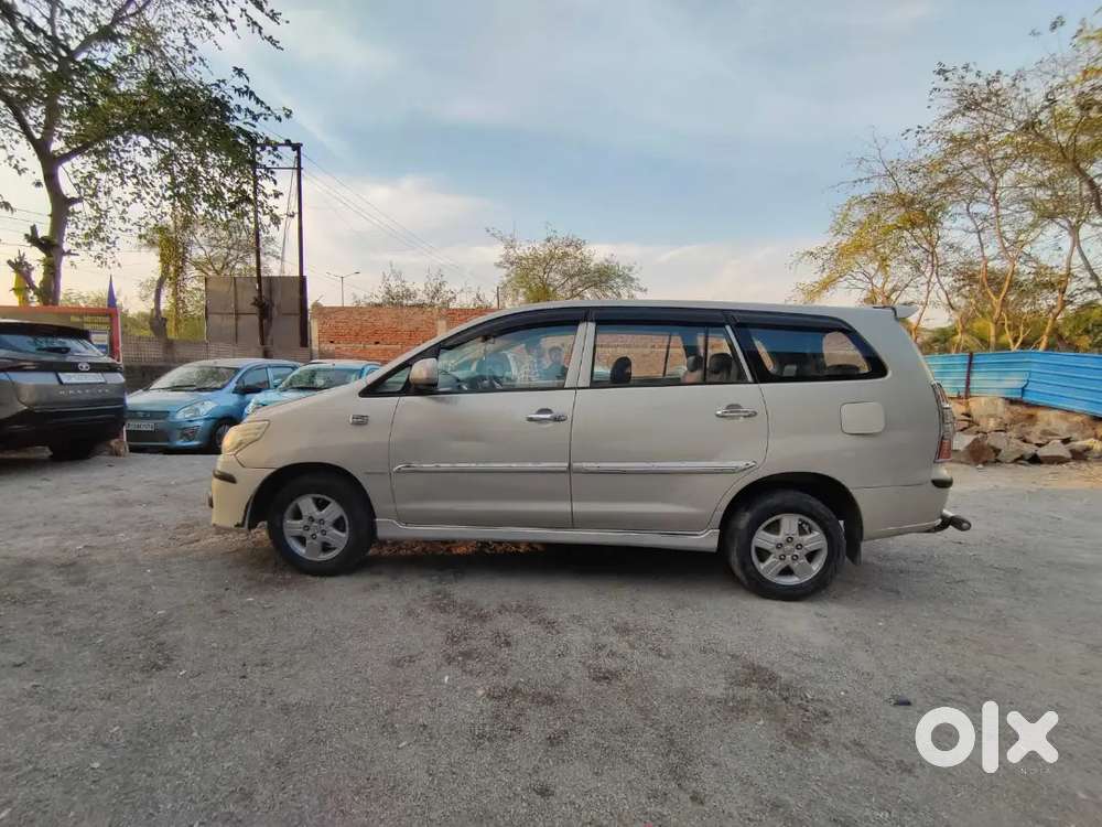 Toyota Innova 2014 Diesel Well Maintained