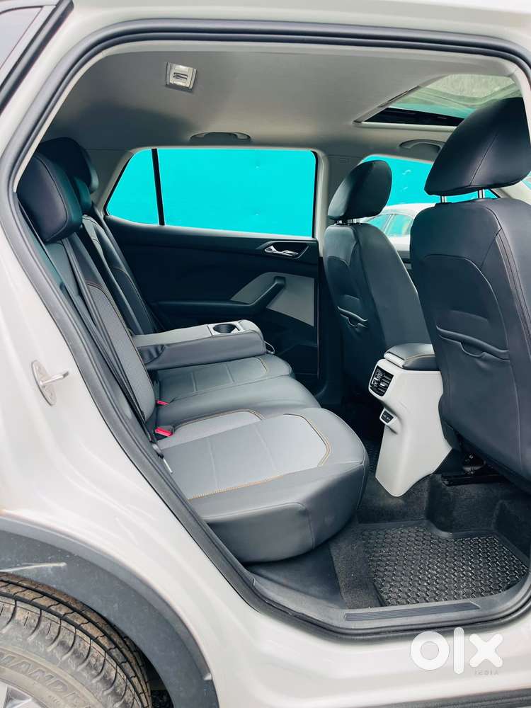 Skoda Kushaq 1.0 Tsi Style At (6 Airbags), 2023, Petrol