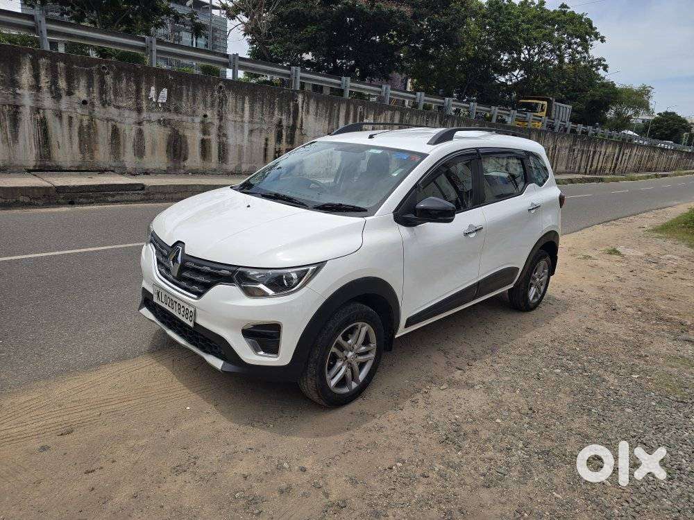 Renault Triber Rxz, 2023, Petrol