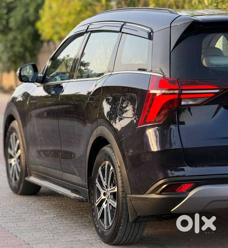Mahindra Xuv700 2.2 Ax 7 Diesel Mt Luxury Pack Str, 2023, Diesel