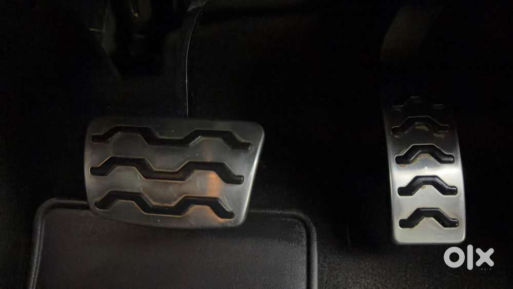 Hyundai Venue Sx(o) 1.0 Turbo Dct Knight Edition, 2023, Petrol