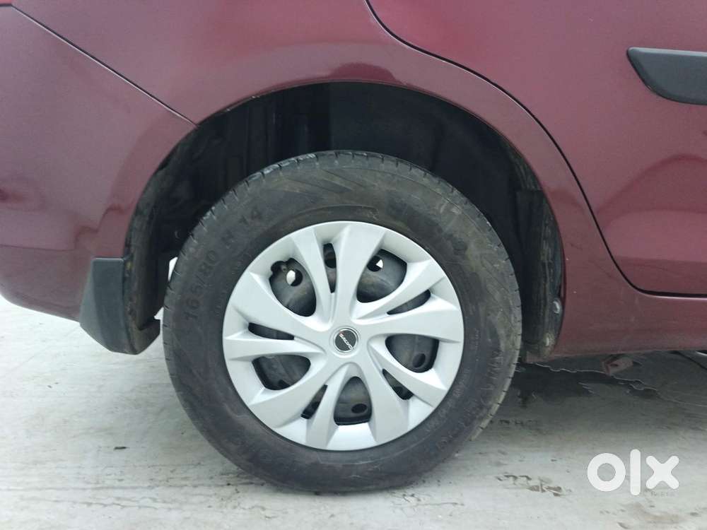Maruti Suzuki Swift Dzire Vxi Optional, 2016, Petrol
