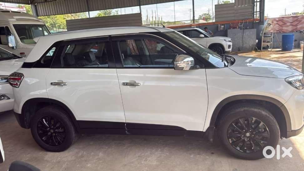 Maruti Suzuki Brezza 1.5 Zxi Smart Hybrid, 2021, Petrol