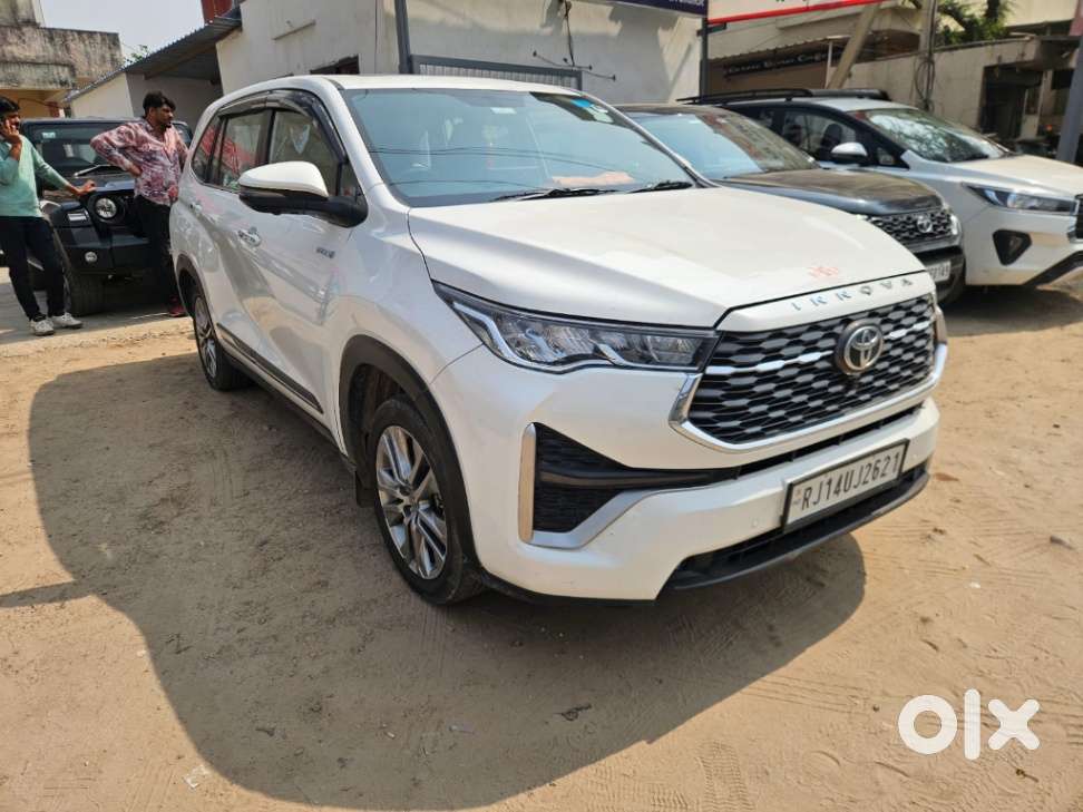 Toyota Innova Hycross, 2023, Diesel