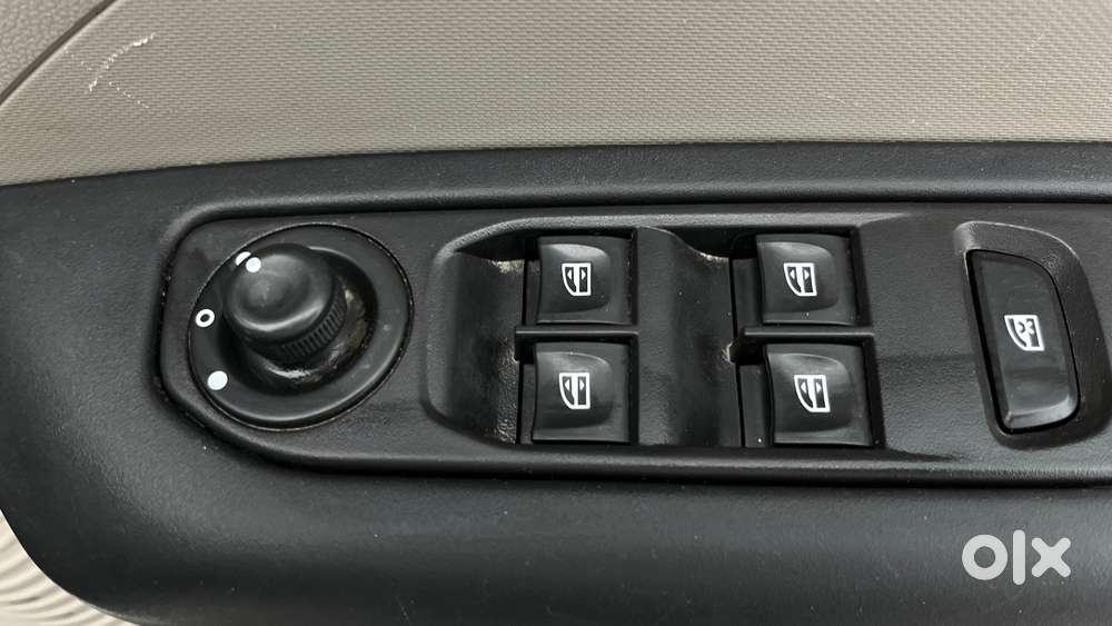 Renault Triber Rxt, 2024, Petrol