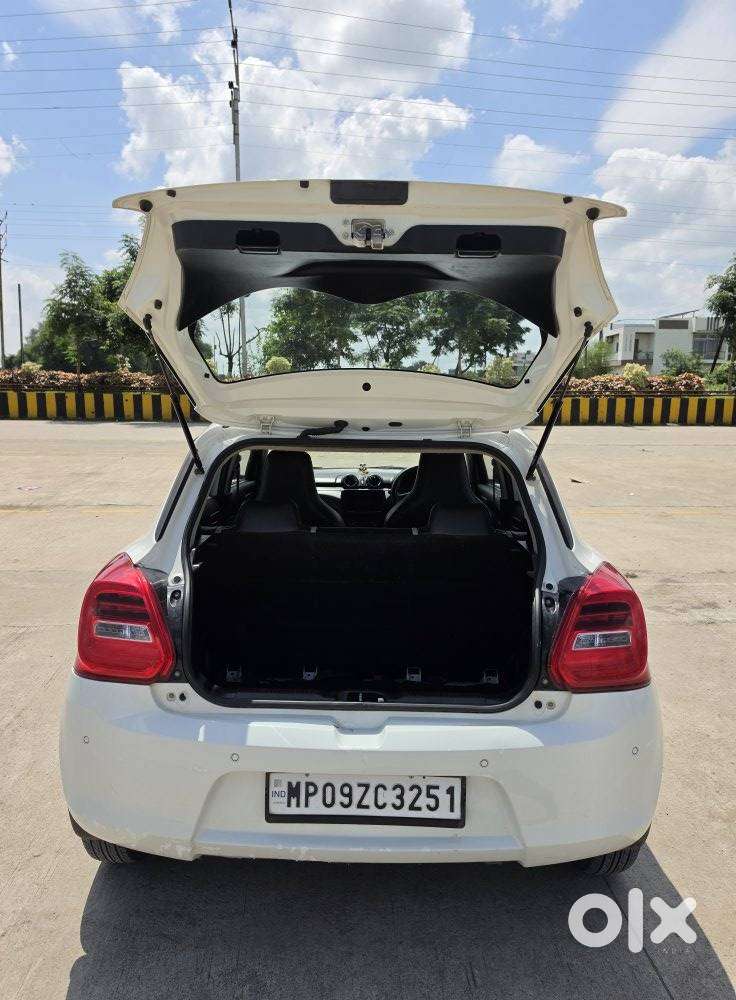 Maruti Suzuki Swift Vxi + Manual, 2022, Petrol